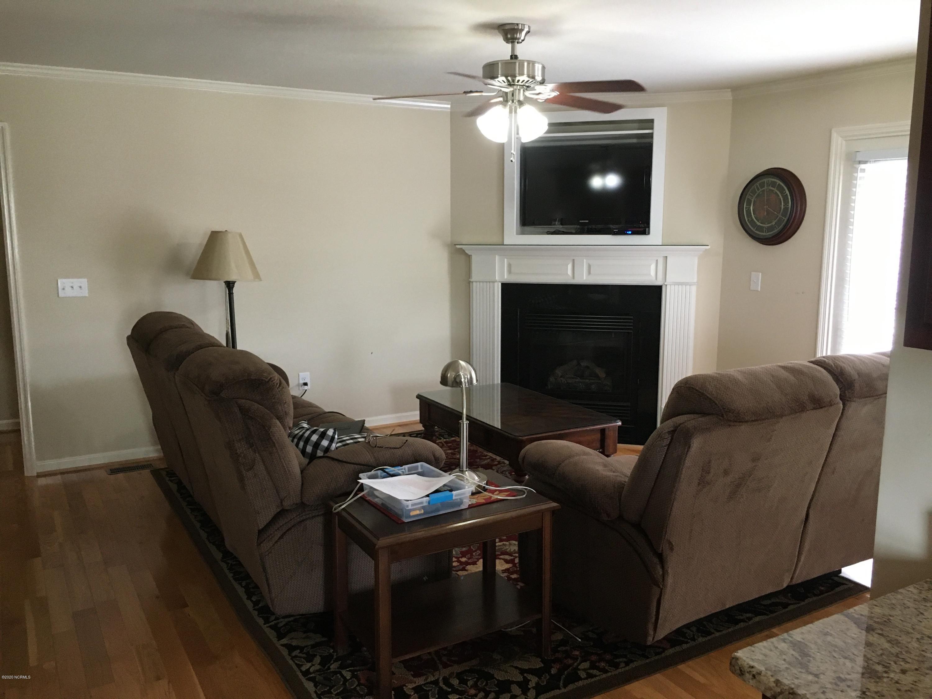 743 Dixie Road Clinton, NC 28328 - Photo 2 of 24 IMG_0566