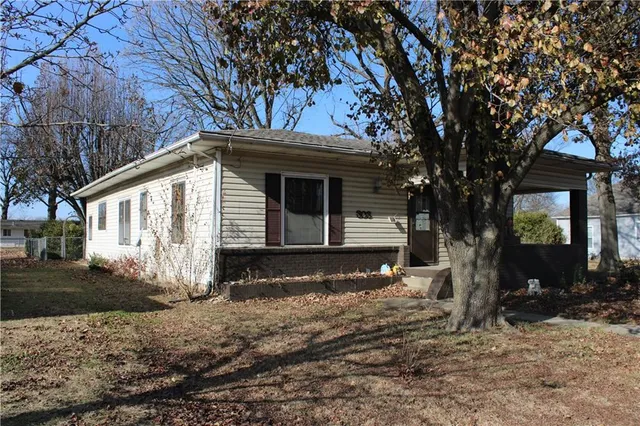 $59,000 | 303 North Labette Street, Frontenac, KS 66763