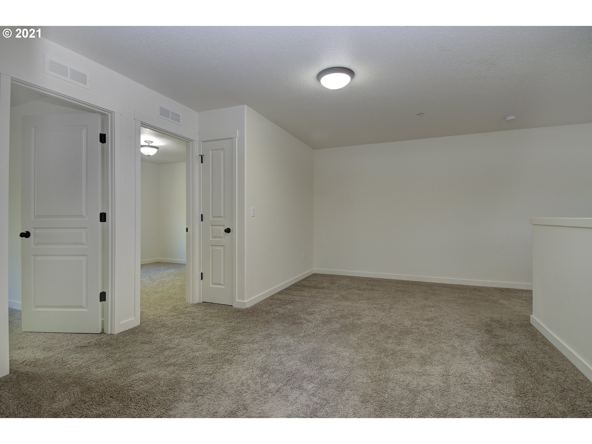 162 North 41st Place Ridgefield, WA 98642 - Photo 14 of 29 a view of an empty room