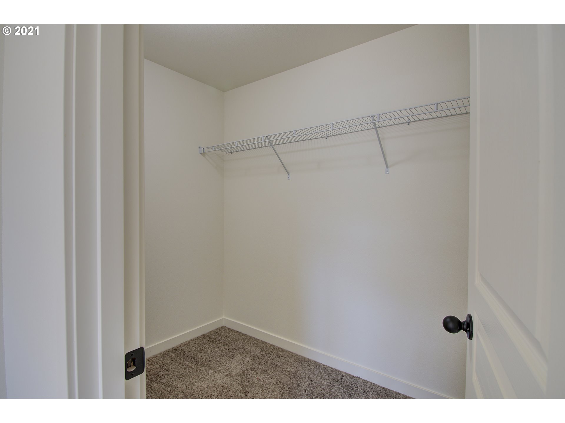 162 North 41st Place Ridgefield, WA 98642 - Photo 18 of 29 a view of an empty room