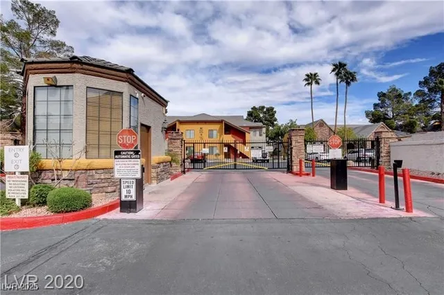 $189,995 | 2700 North Rainbow Boulevard, Unit 1137, Las Vegas, NV 89108