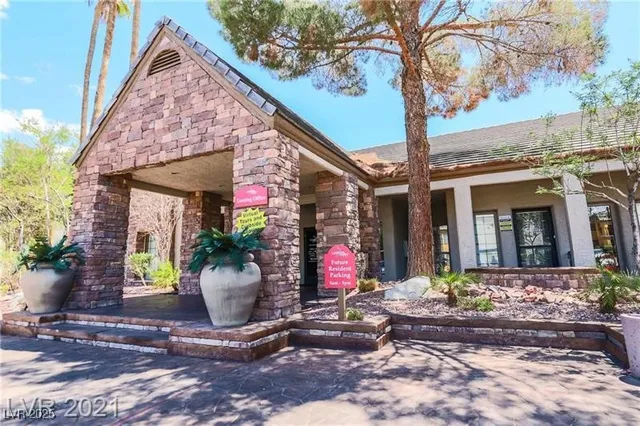 $189,995 | 2700 North Rainbow Boulevard, Unit 1137, Las Vegas, NV 89108