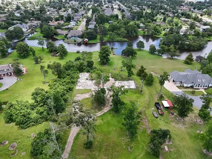 $699,000 | 3633 Holly Hill Road, Lake Charles, LA 70605