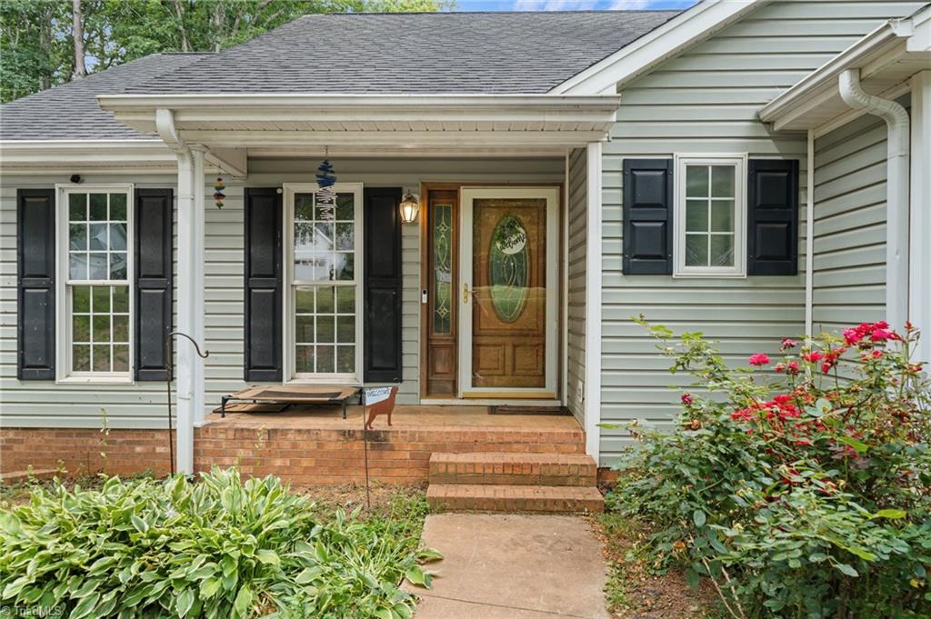 1085 Woodbury Road King, NC 27021 - Photo 3 of 34