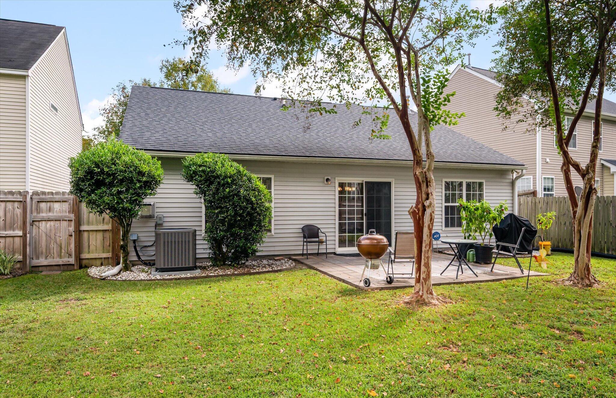 2011 Asher Loop Summerville, SC 29485 - Photo 3 of 36 35-2011 Asher Loop_e_Lowcountry Exposure
