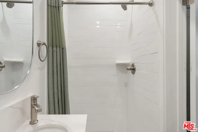 $13,989 | 1341 North Mariposa Avenue, Los Angeles, CA 90027