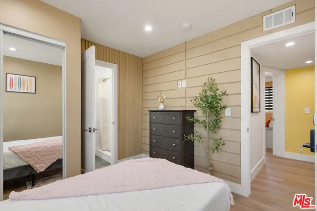 $13,989 | 1341 North Mariposa Avenue, Los Angeles, CA 90027