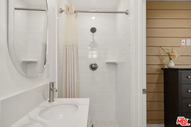 $13,989 | 1341 North Mariposa Avenue, Los Angeles, CA 90027