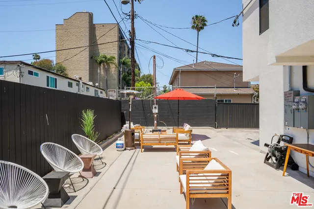 $13,989 | 1341 North Mariposa Avenue, Los Angeles, CA 90027