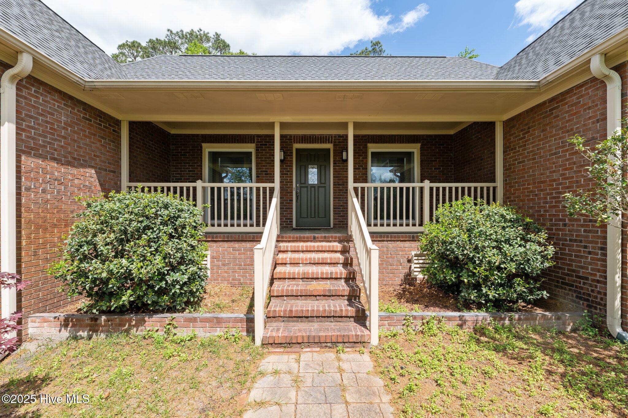 204 Castle Ridge Road New Bern, NC 28562 - Photo 5 of 42 37-web-or-mls-DSC_8868