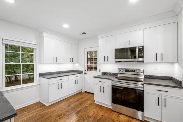 $319,000 | 3115 South Lafayette Circle, Memphis, TN 38111