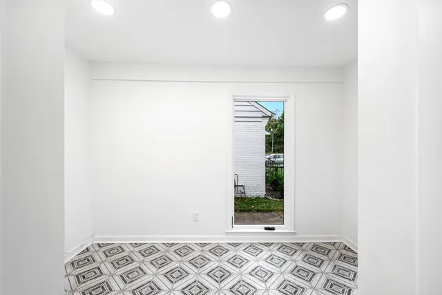 $319,000 | 3115 South Lafayette Circle, Memphis, TN 38111