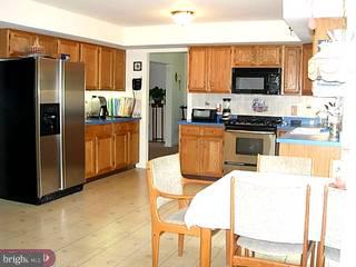 327 Kilburn Road Langhorne, PA 19047 - Photo 5 of 6 Gallery Image 5