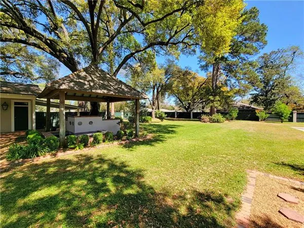 $949,000 | 627 Williams Avenue, Natchitoches, LA 71457