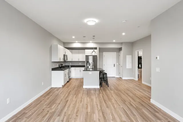 $2,100 | 999 Main Street, Unit 207, Hanson, MA 02341