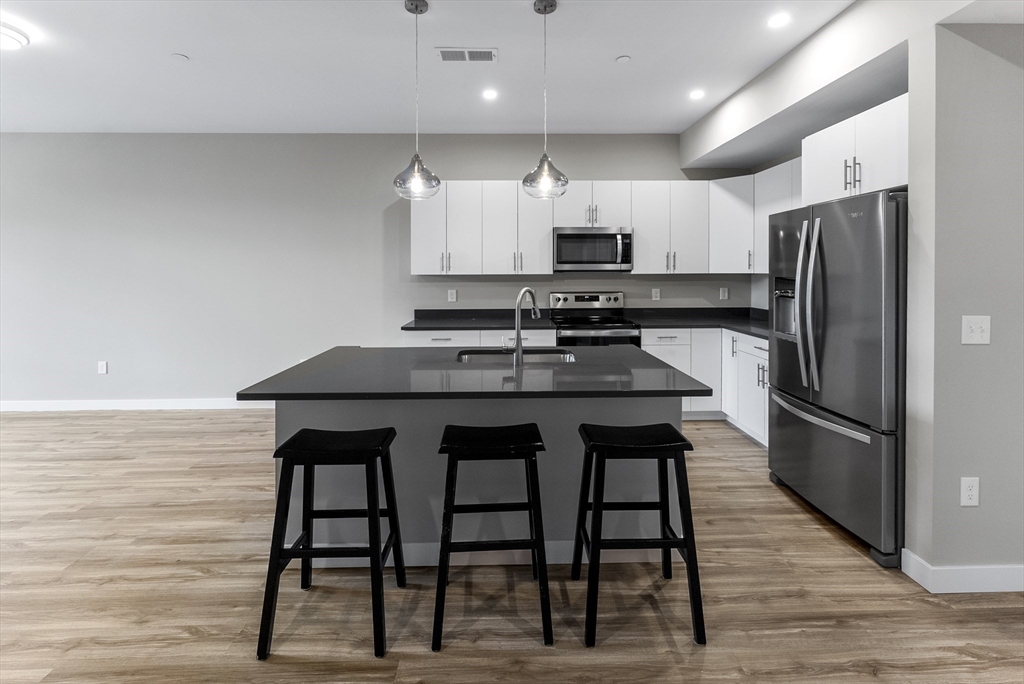 999 Main Street, Unit 207 Hanson, MA 02341 - Photo 4 of 21