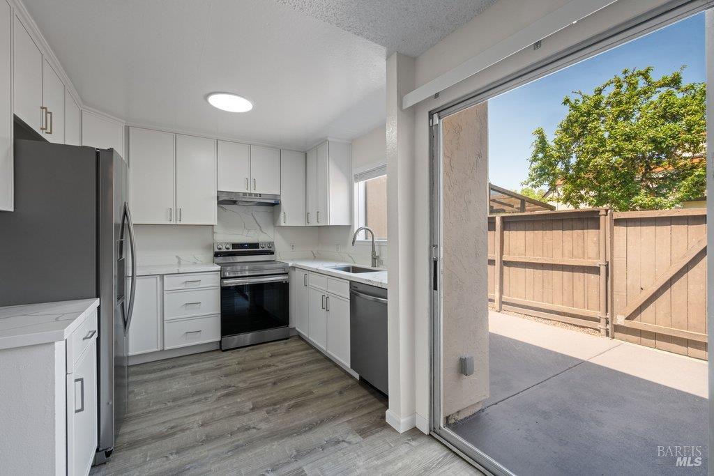 1737 Las Raposas Court Santa Rosa, CA 95409 - Photo 14 of 41