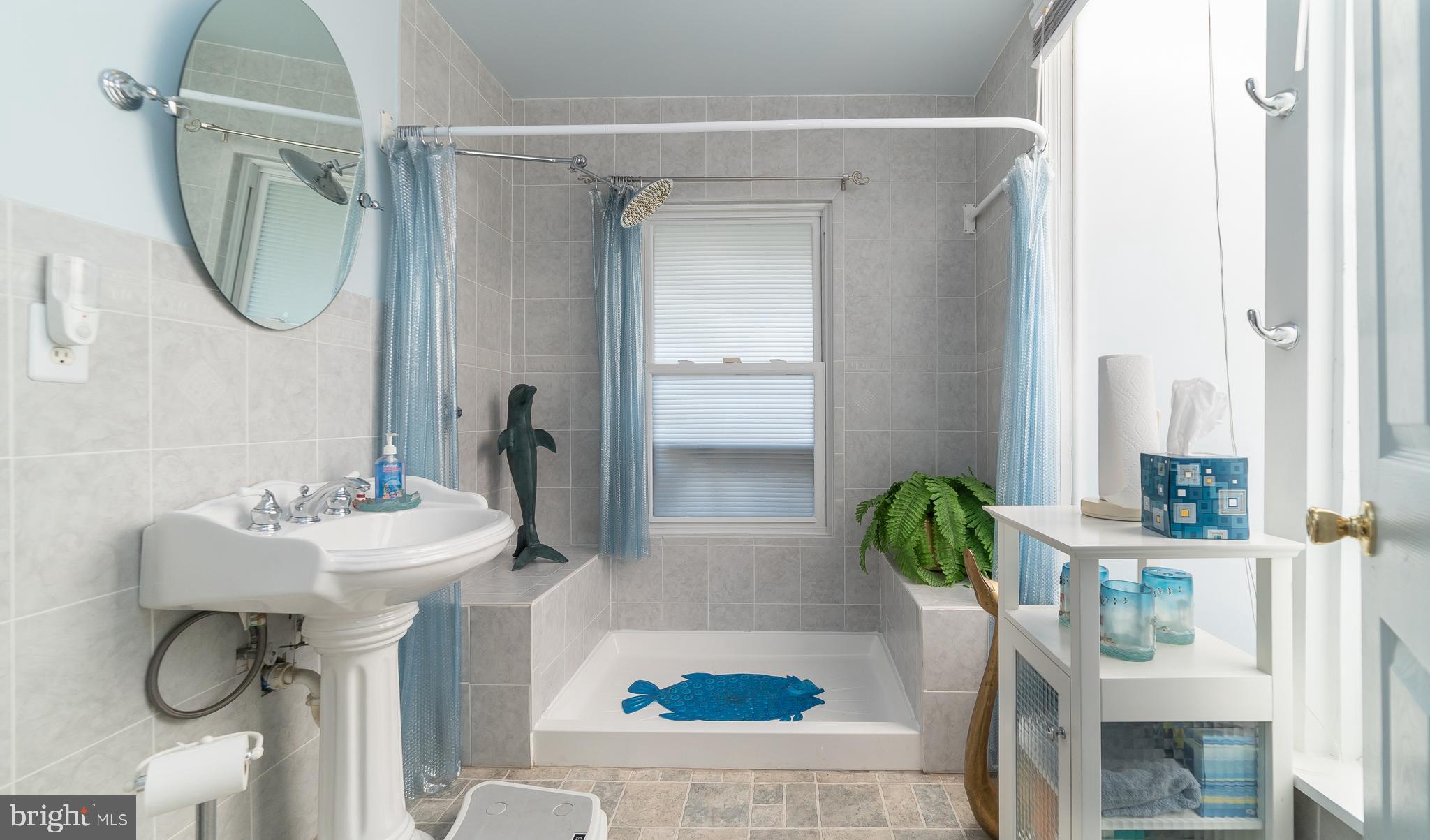 341 Worton Road Baltimore, MD 21221 - Photo 40 of 57 Solarium Bathroom