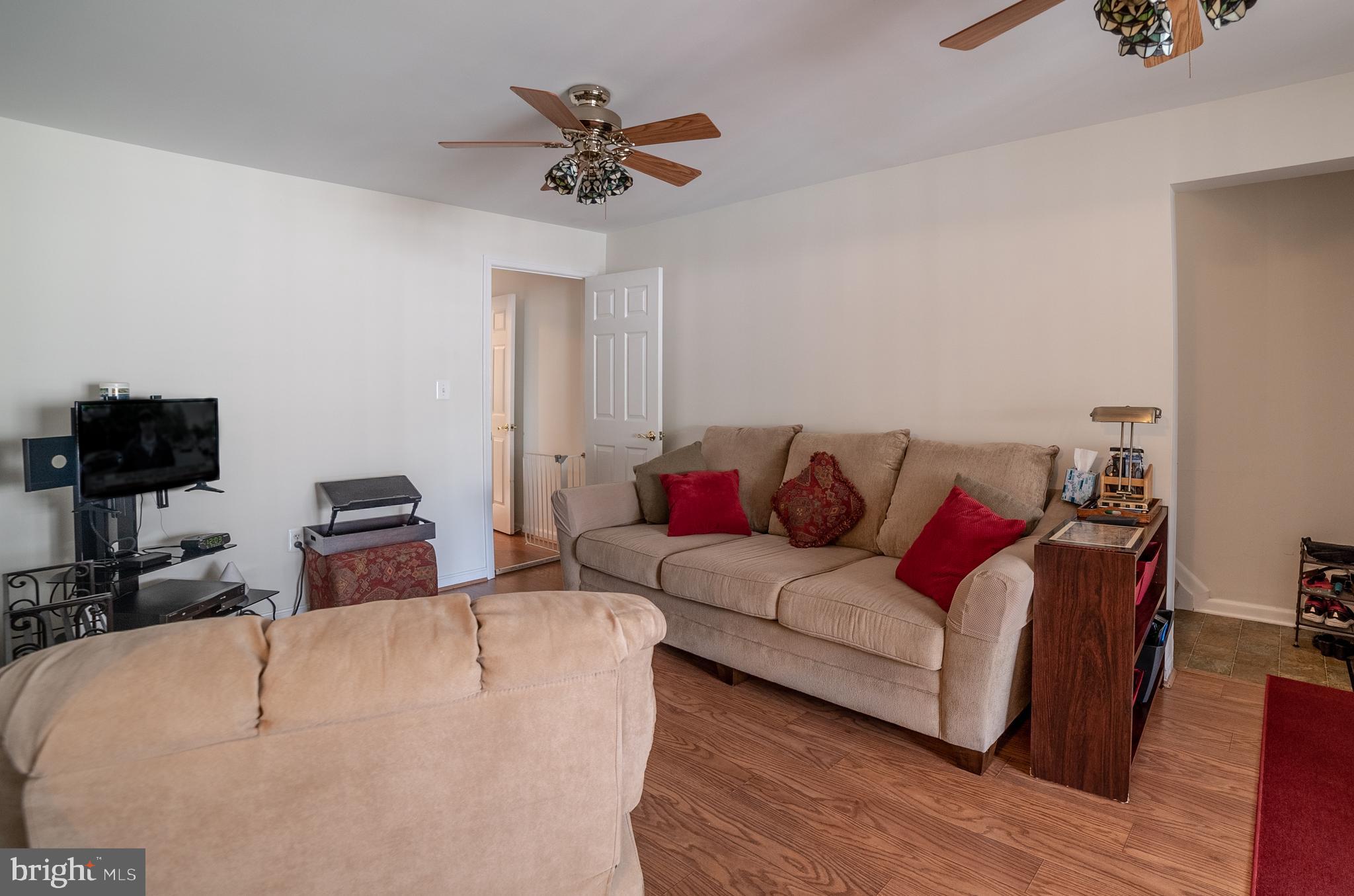 341 Worton Road Baltimore, MD 21221 - Photo 44 of 57 In Law Living Room