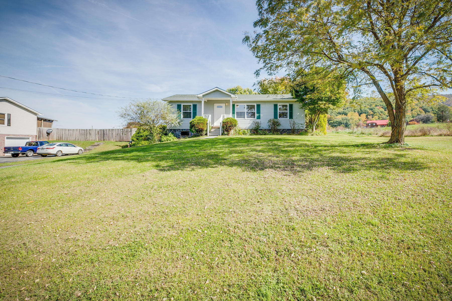 225 Hamilton Road Elizabethton, TN 37643 - Photo 3 of 43 002