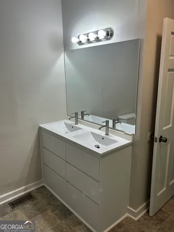 $2,000 | 1875 South Lumpkin Street, Athens, GA 30606