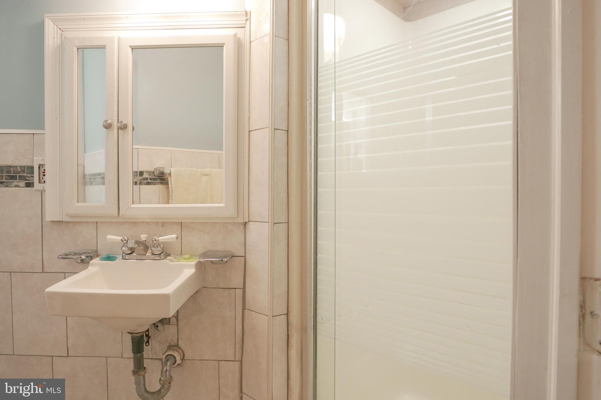 6931 Rutland Street Philadelphia, PA 19149 - Photo 31 of 33 shower in basmeent