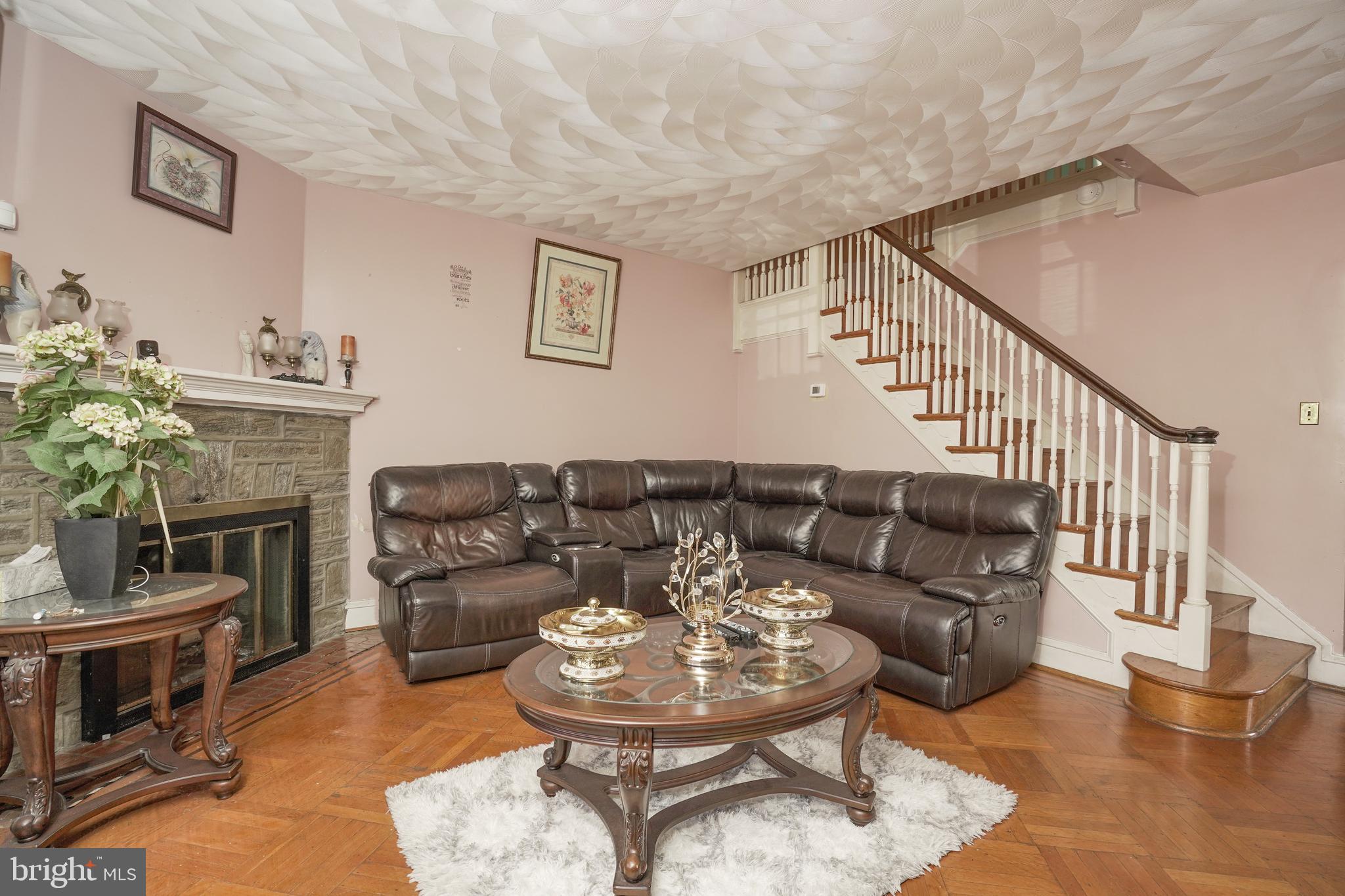 6931 Rutland Street Philadelphia, PA 19149 - Photo 5 of 33 Living room