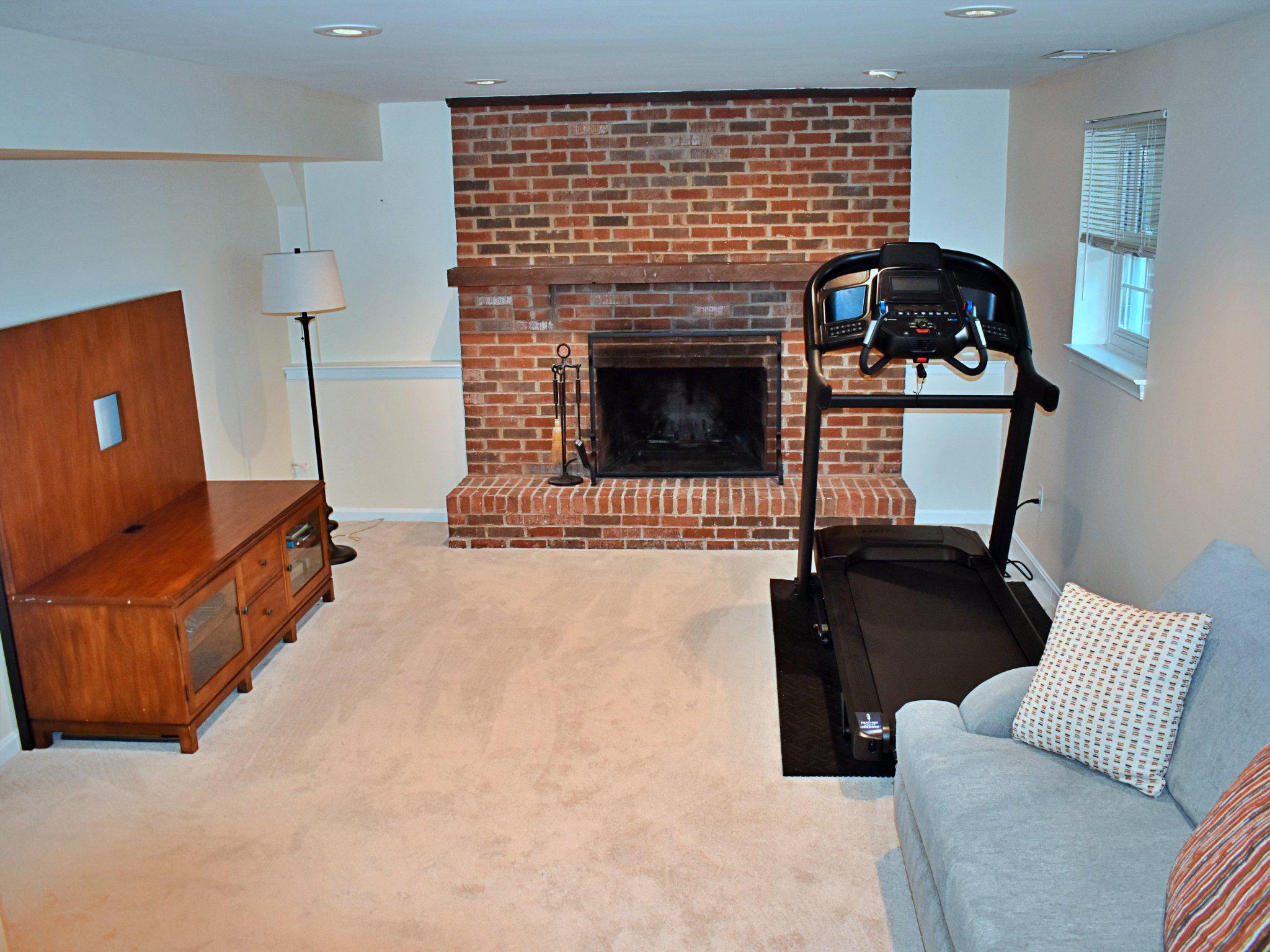 8097 Winding Way Court Springfield, VA 22153 - Photo 27 of 44 Flex space — office, gym, or playroom