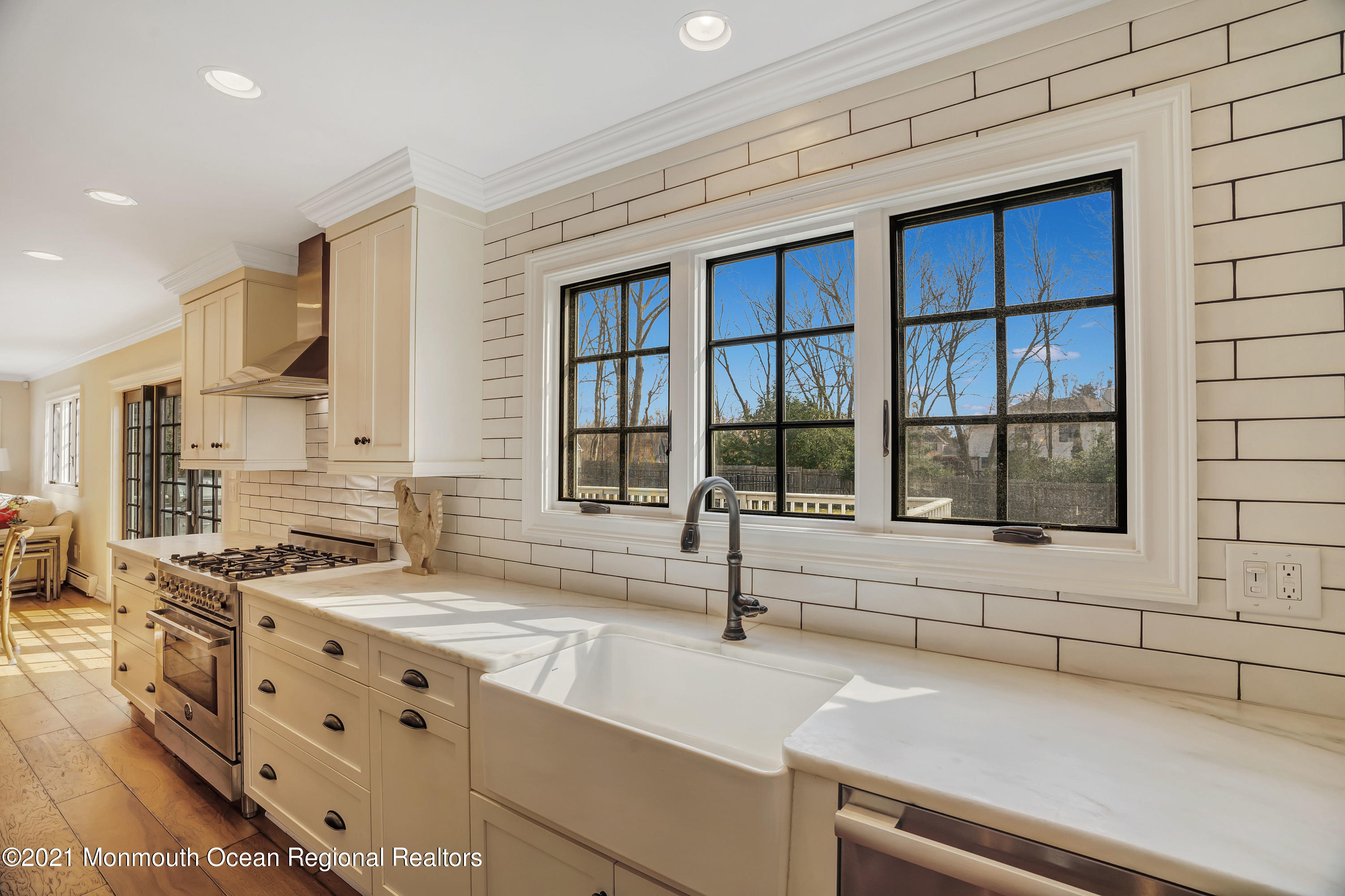 2807 Constitution Way Wall, NJ 07719 - Photo 11 of 65 MANY NEWER WINDOWS