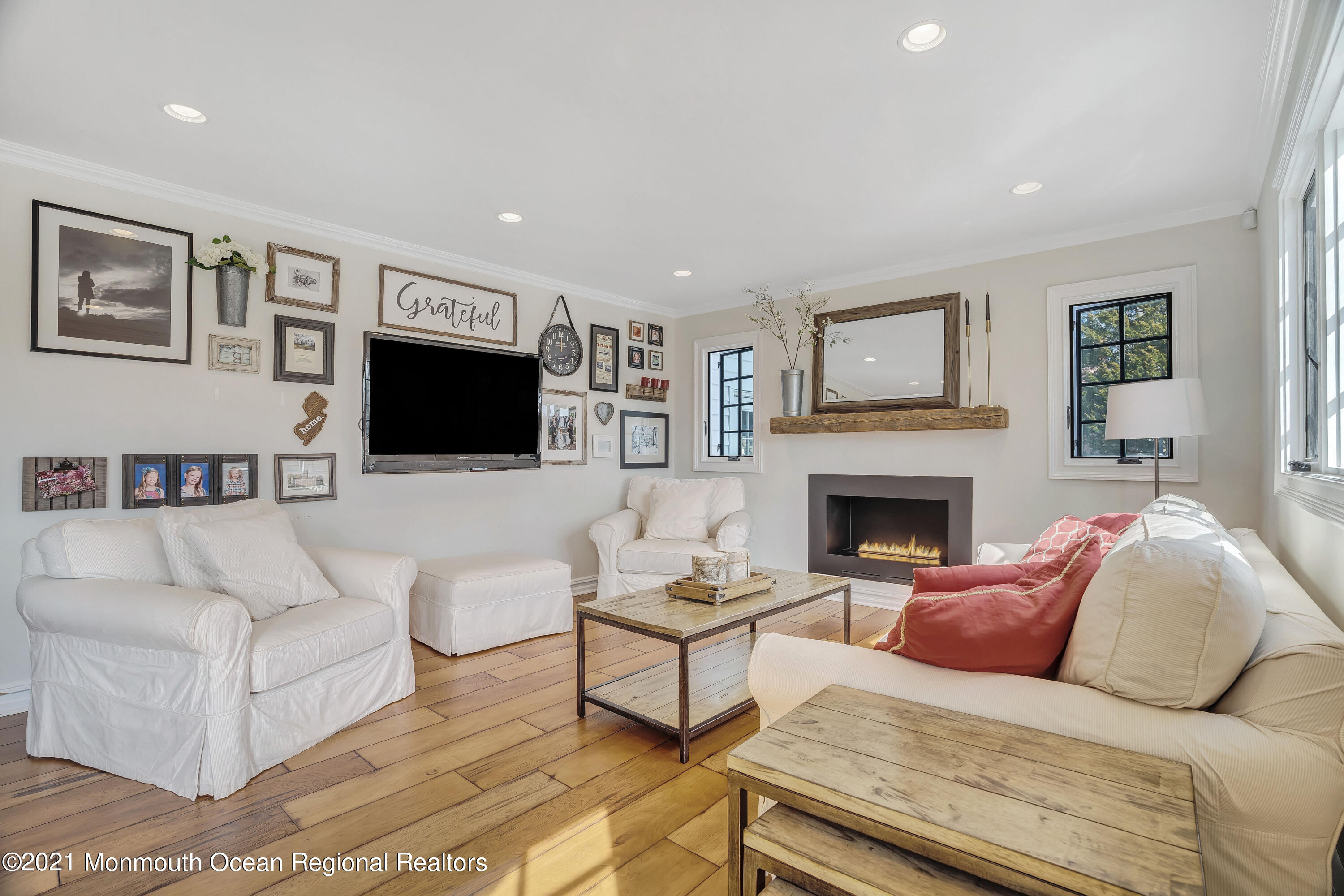 2807 Constitution Way Wall, NJ 07719 - Photo 15 of 65 MODERN GAS FIREPLACE