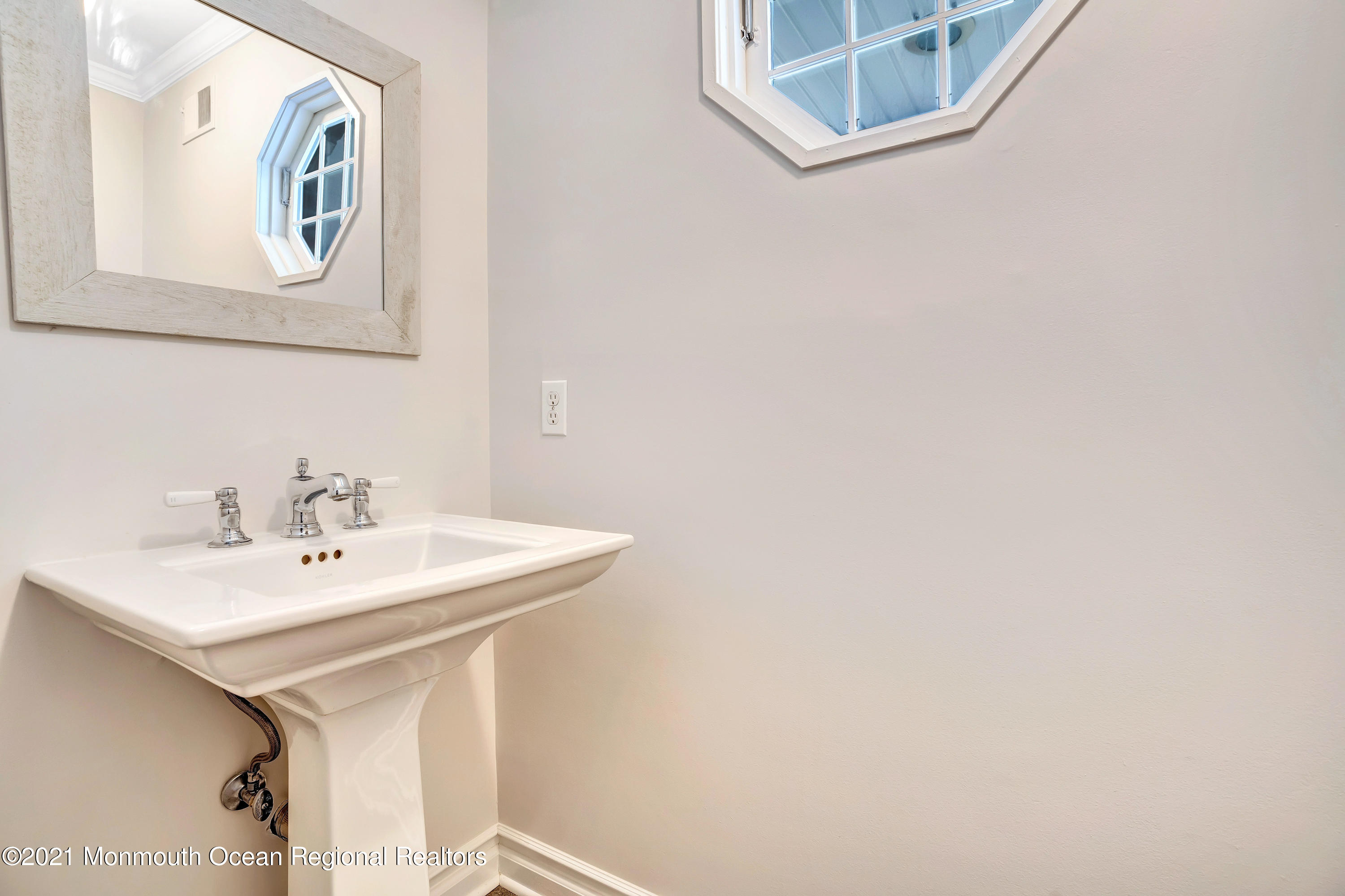 2807 Constitution Way Wall, NJ 07719 - Photo 21 of 65 1ST FLR POWDER ROOM