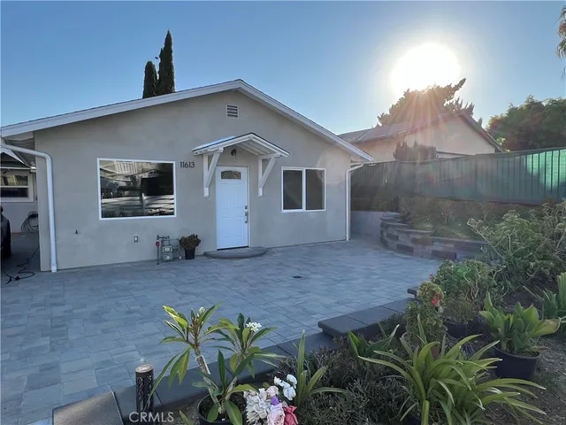 a view of outdoor space yard and porch