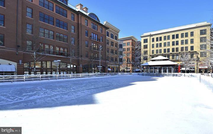 118 Monroe Street, Unit 1181109 Rockville, MD 20850 - Photo 41 of 41 a building view with outdoor space