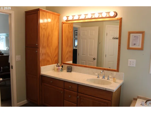 $389,000 | 119 Jensen Way, Lakeside, OR 97449