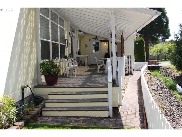 $389,000 | 119 Jensen Way, Lakeside, OR 97449