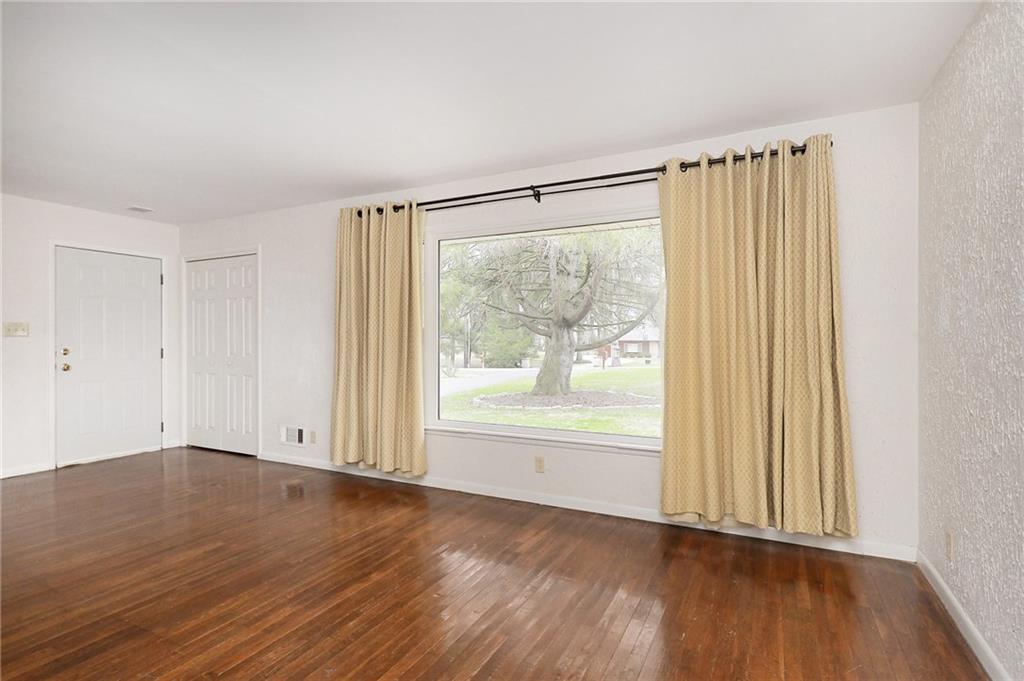 6230 Clydes Road Indianapolis, IN 46268 - Photo 5 of 32 Gallery Image 5