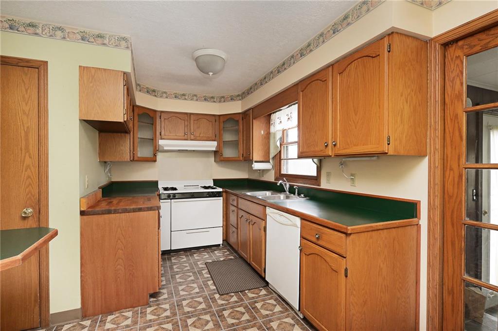 6230 Clydes Road Indianapolis, IN 46268 - Photo 9 of 32 Gallery Image 9