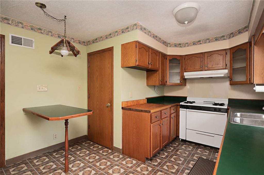 6230 Clydes Road Indianapolis, IN 46268 - Photo 10 of 32 Gallery Image 10