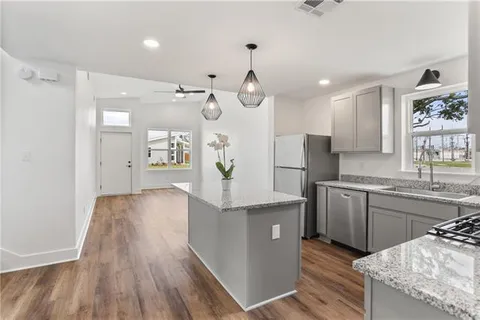 $259,500 | 2808 Live Oak Drive, Gretna, LA 70056