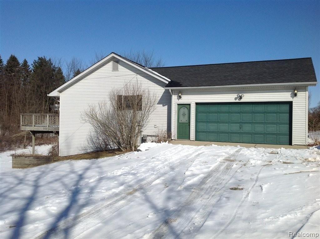 27767 Martindale Road New Hudson, MI 48165 - Photo 2 of 17 IMG_0725.JPG