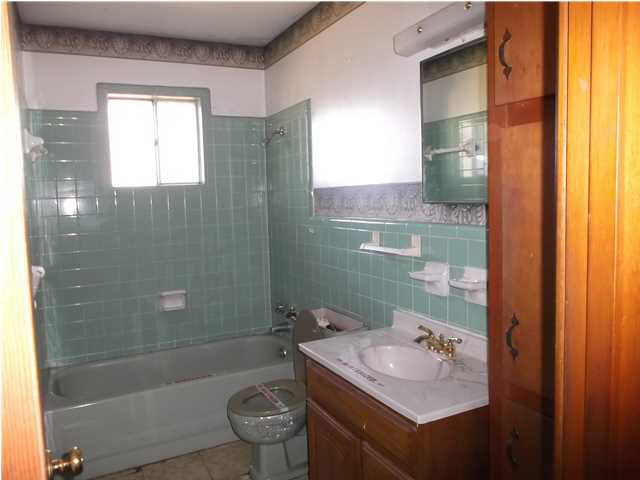 449 Dr Magee Road Mendenhall, MS 39114 - Photo 8 of 15 HALL BATH