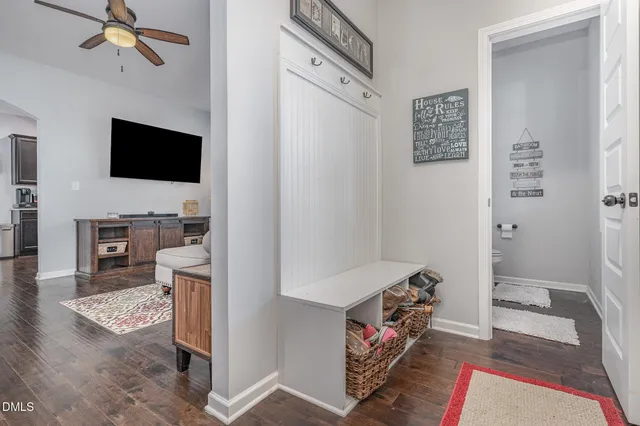 a view of a livingroom with furniture and a livingroom