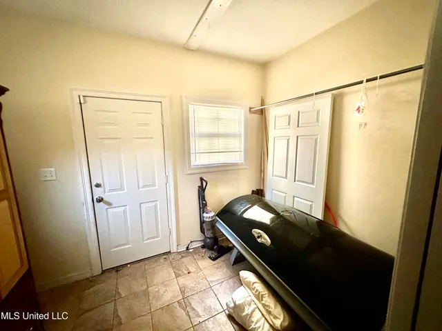 $259,000 | 1535 Holly Trail Southeast, Brookhaven, MS 39601