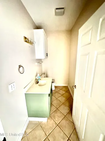 $259,000 | 1535 Holly Trail Southeast, Brookhaven, MS 39601