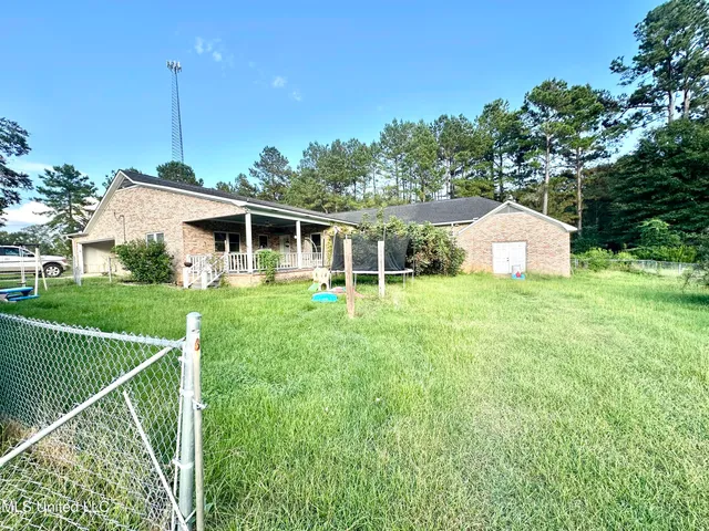 $259,000 | 1535 Holly Trail Southeast, Brookhaven, MS 39601