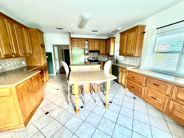 $259,000 | 1535 Holly Trail Southeast, Brookhaven, MS 39601