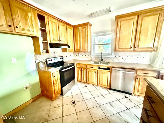 $259,000 | 1535 Holly Trail Southeast, Brookhaven, MS 39601