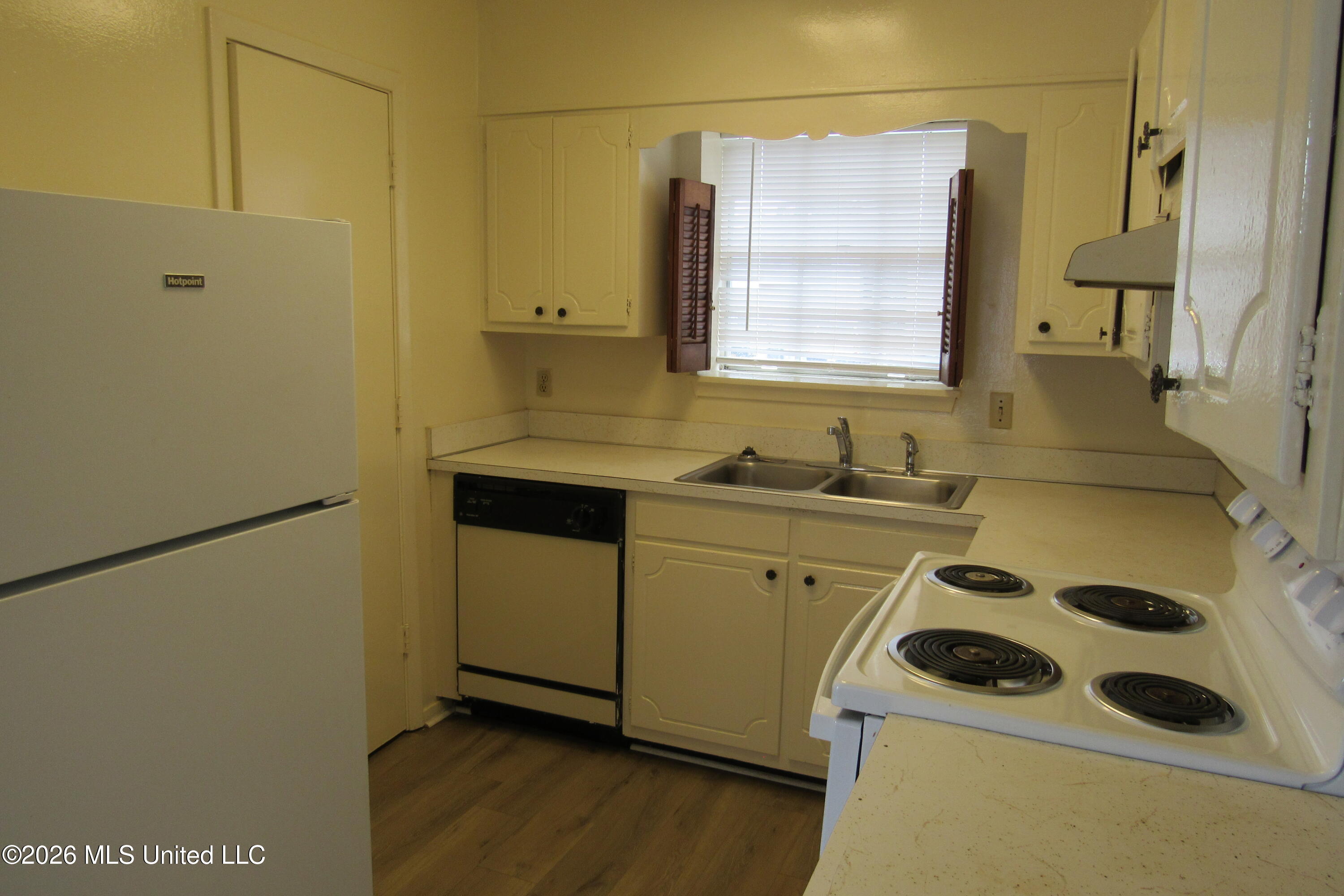 949 Morningside Street, Unit C25 Jackson, MS 39202 - Photo 4 of 10 626BB3E9-FDF5-4B6C-AEA1-6FE2E7394C08