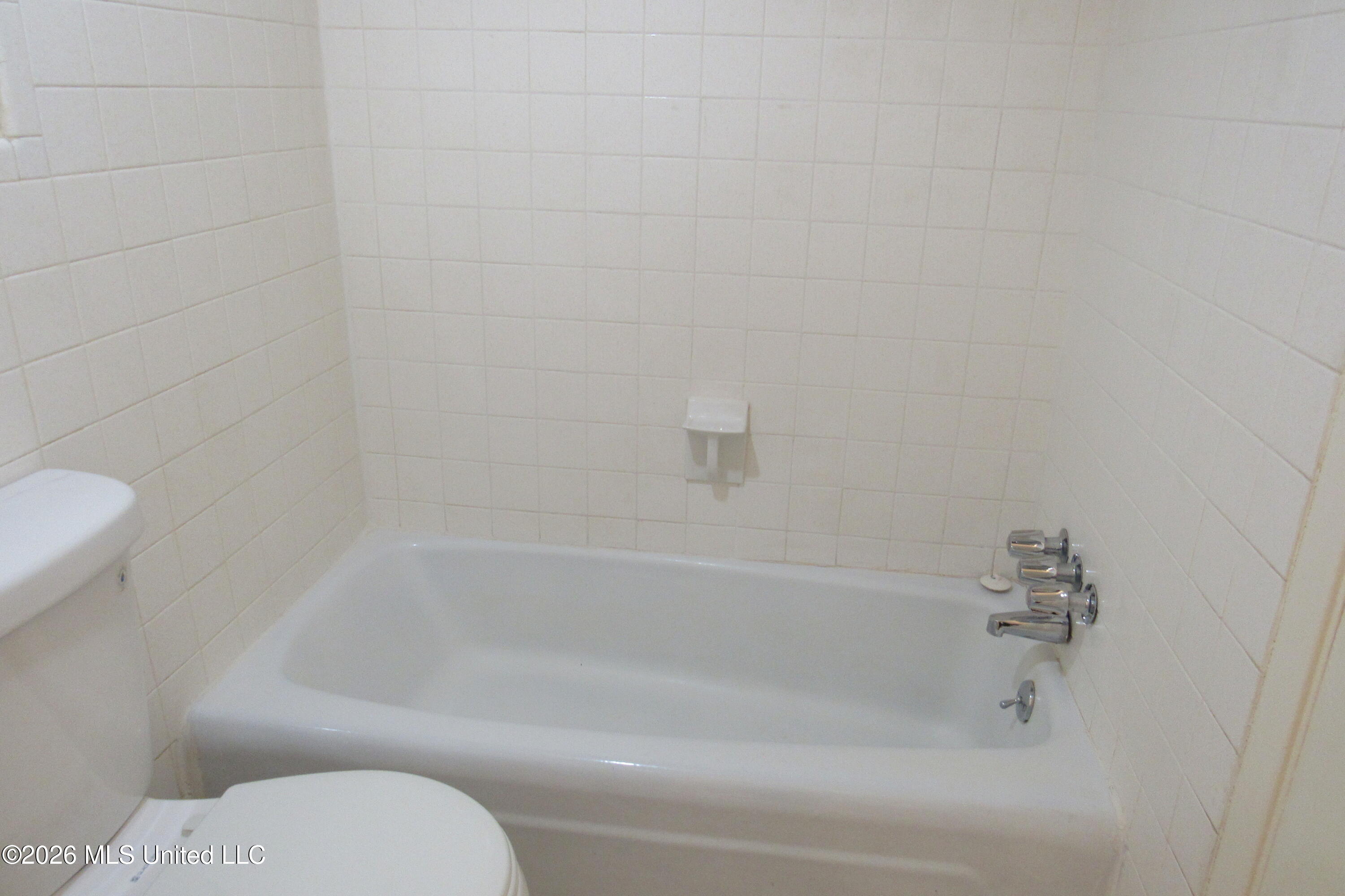949 Morningside Street, Unit C25 Jackson, MS 39202 - Photo 7 of 10 EECF85D6-83BD-4757-92B3-E9E487A7B868