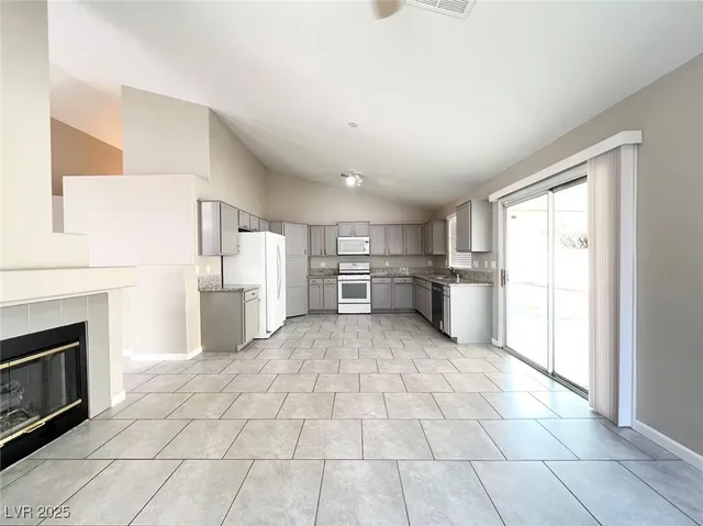 $2,300 | 2886 Skowhegan Drive, Henderson, NV 89074